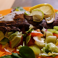 Citromos strucc steak friss salátával, mézes-joghurtos öntettel